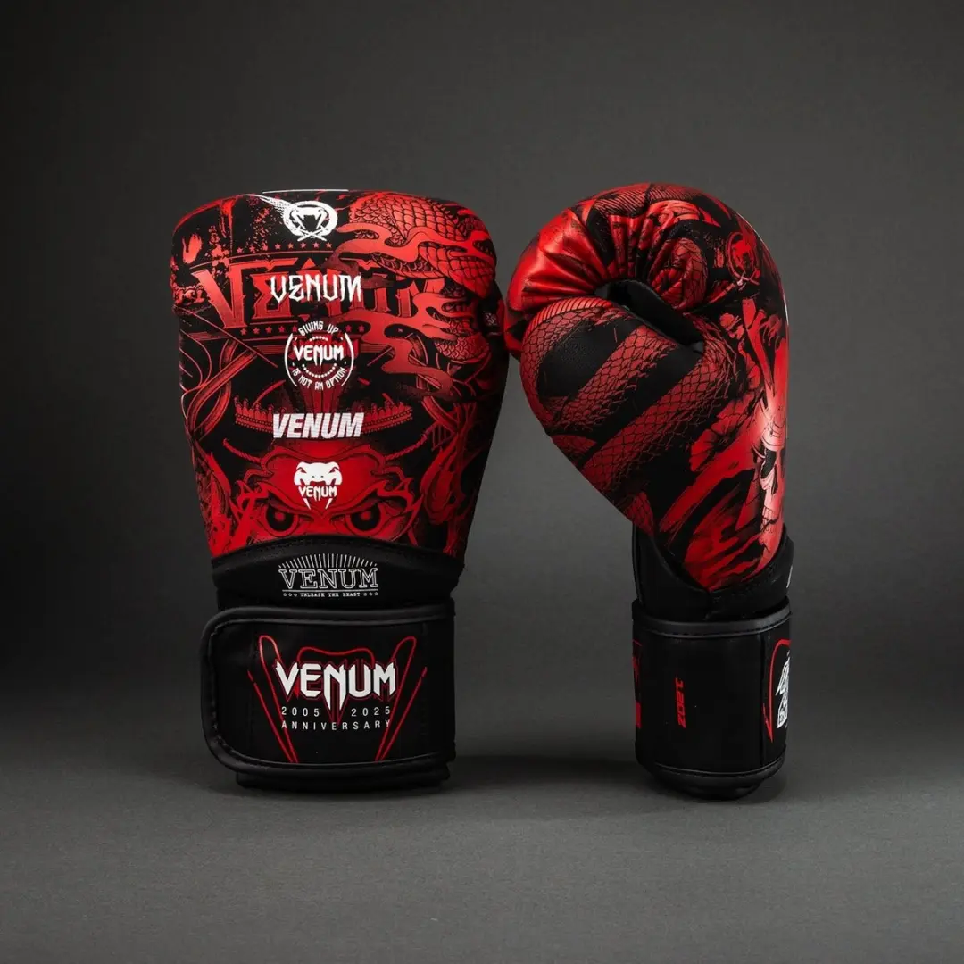 Venum 20th Anniversary Bokshandschoenen 10 oz - Zwart/Rood
