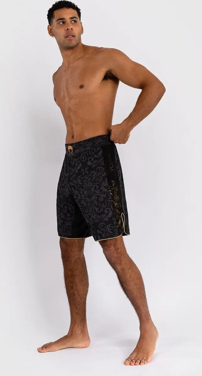 Venum x Ilia Topuria Unmatched Fight Shorts XXL - Zwart/Goud