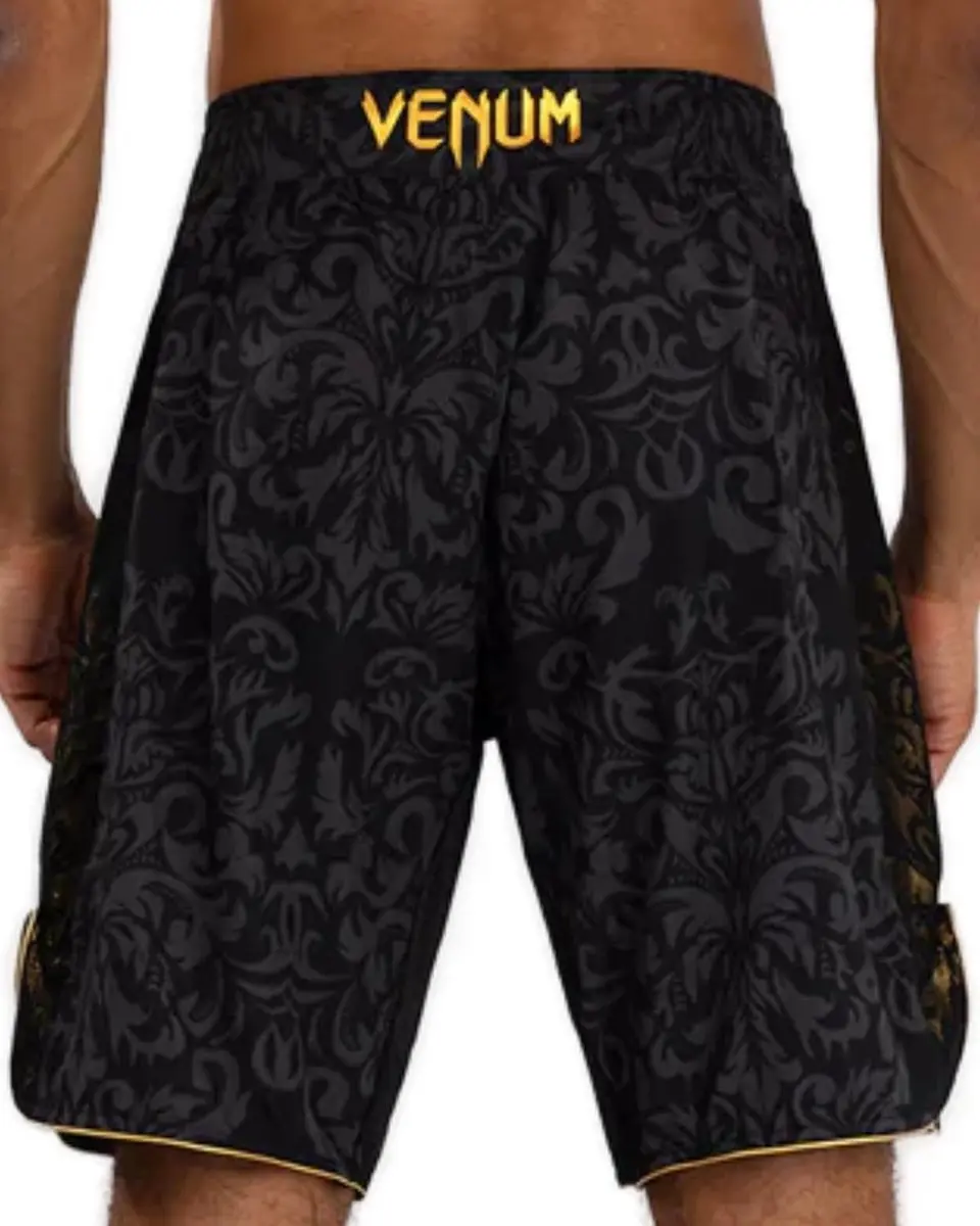 Venum x Ilia Topuria Unmatched Fight Shorts M - Zwart/Goud