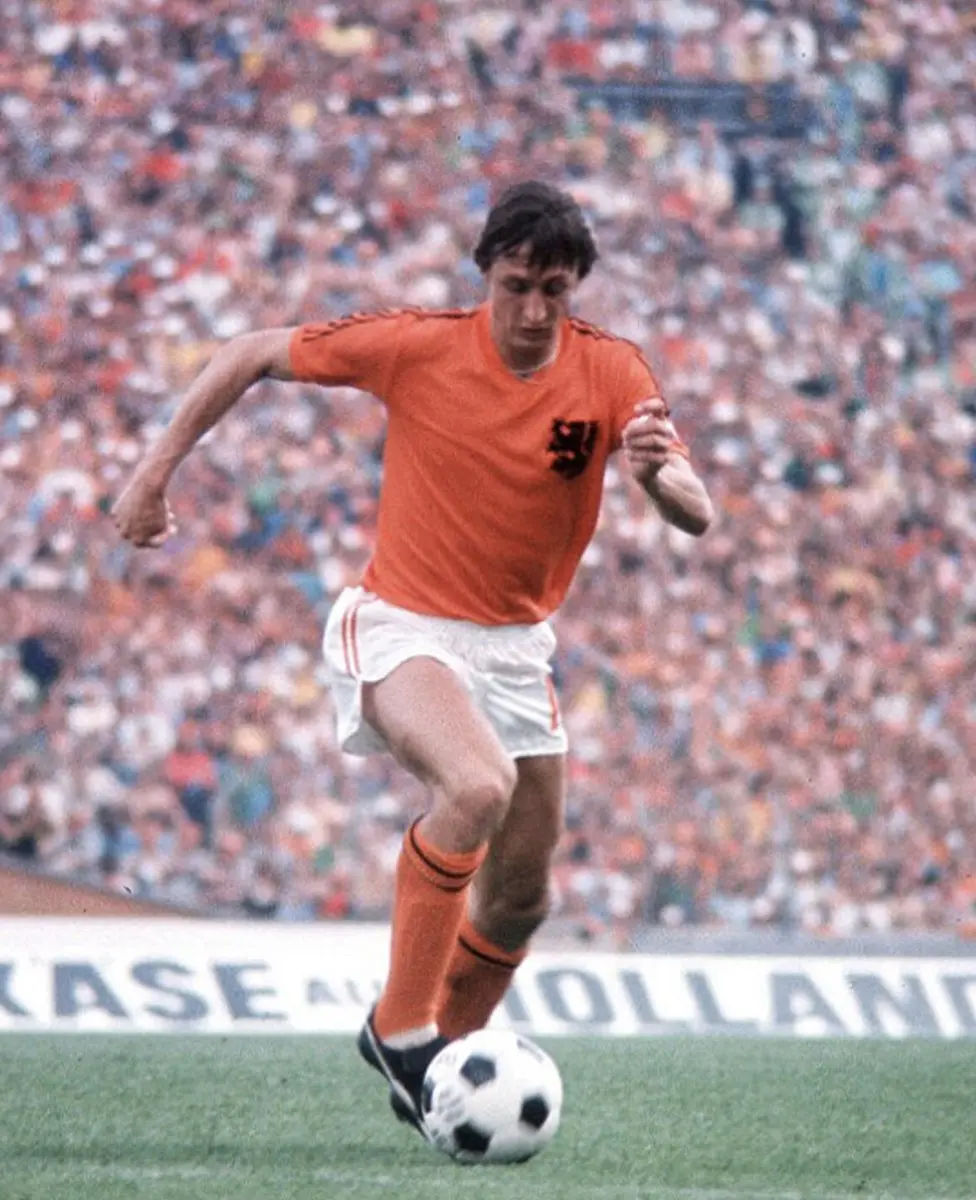 Cruyff World Cup Tee - Maat 152 - Vintage Orange