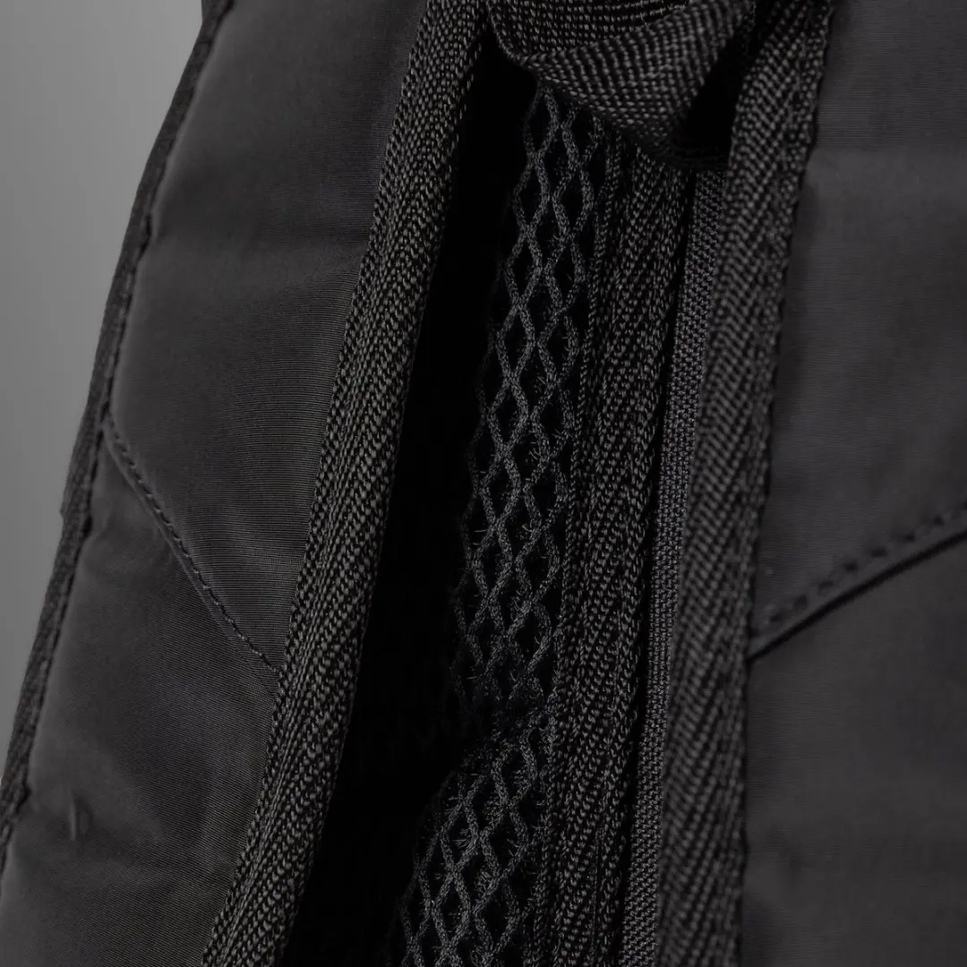 Venum Shockwave Rugzak 17L - Zwart - afbeelding 6 van 6