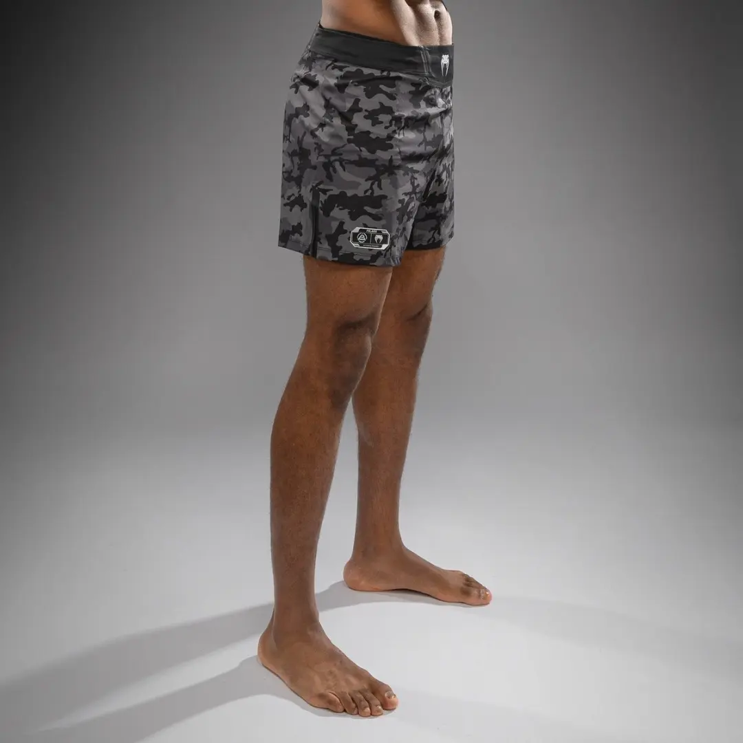 Venum X Polaris Fightshorts - L - Zwart Camo Stormgrijs