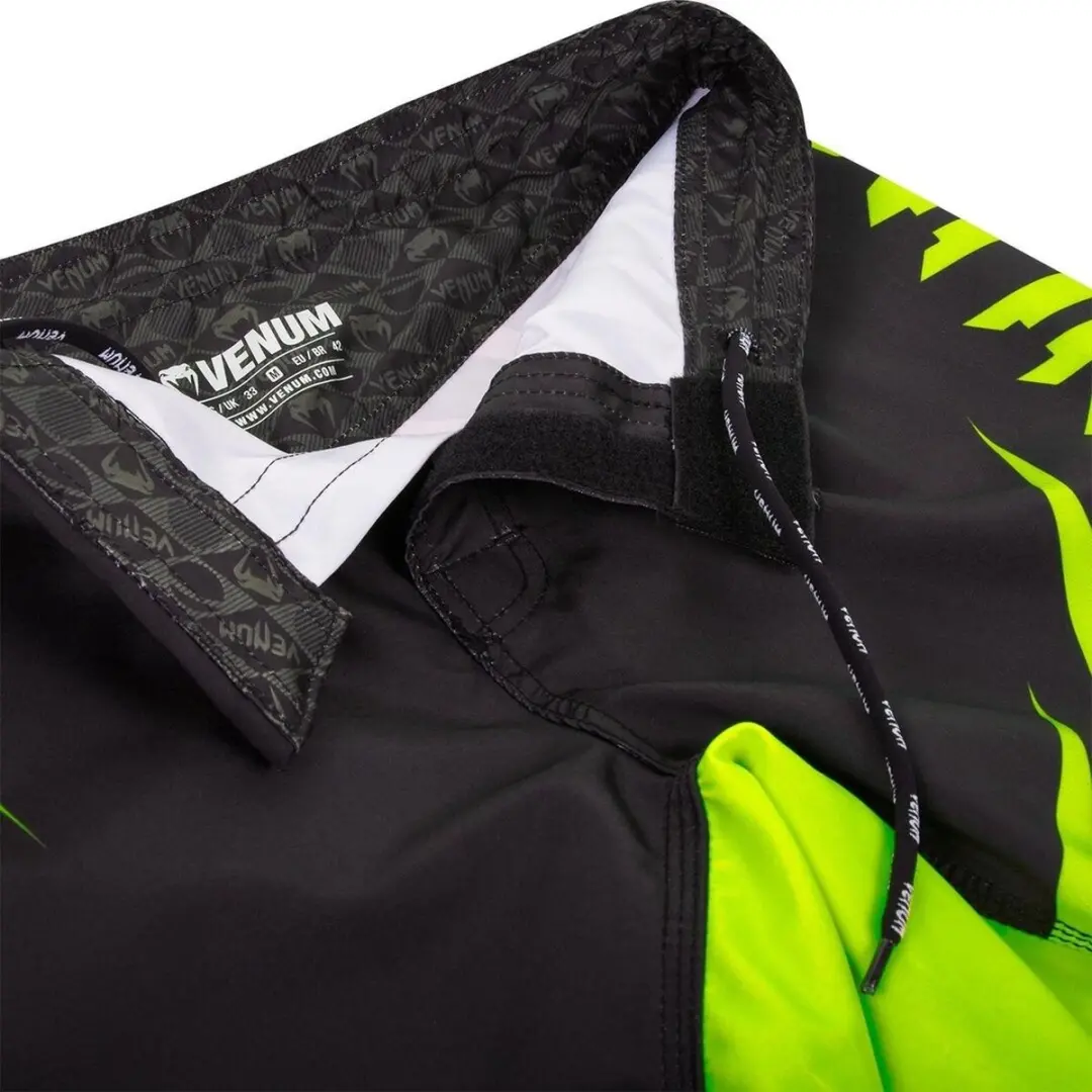 Venum Challenger Fightshort - Zwart Neo Geel S