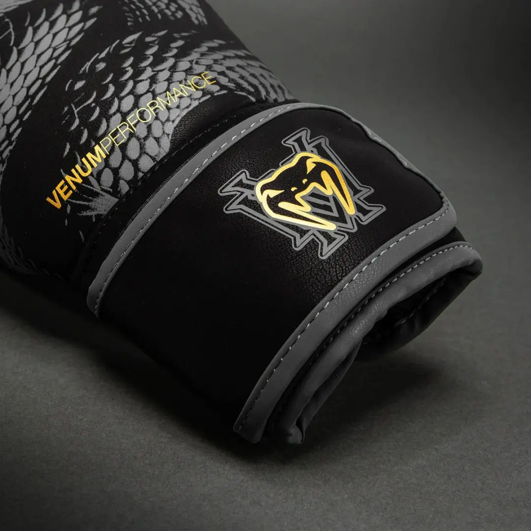 Venum Matupa Bokshandschoenen 12oz - Zwart/Grijs/Goud