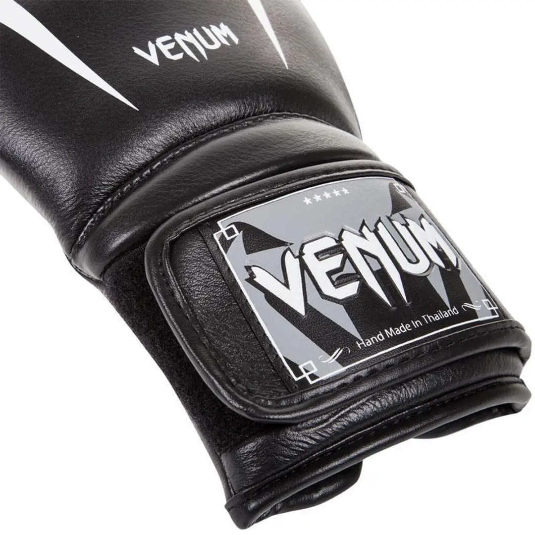 Venum Giant 3.0 Bokshandschoenen 10 oz - Zwart/Wit
