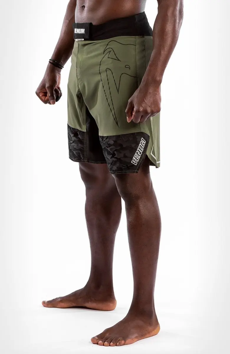 Venum Light 4.0 Fight Shorts - L - Khaki/Zilver