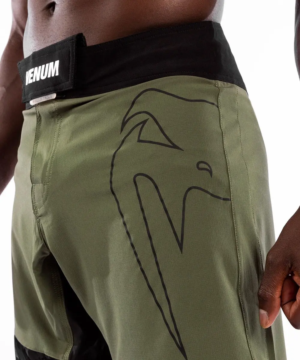 Venum Light 4.0 Fight Shorts - L - Khaki/Zilver - afbeelding 6 van 6