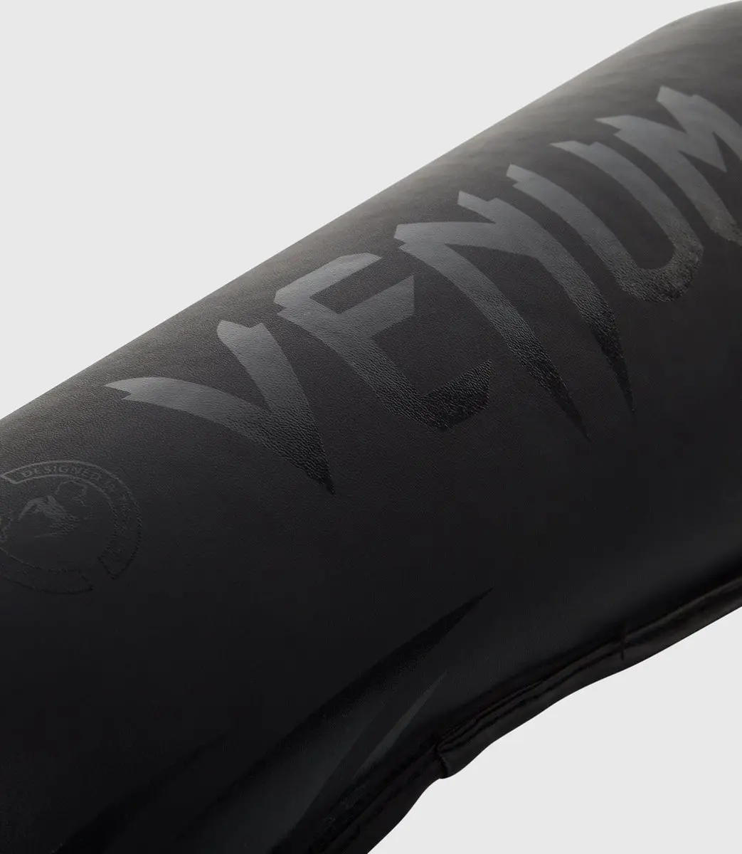 Venum Challenger Scheenbeschermers - Zwart - Maat XL