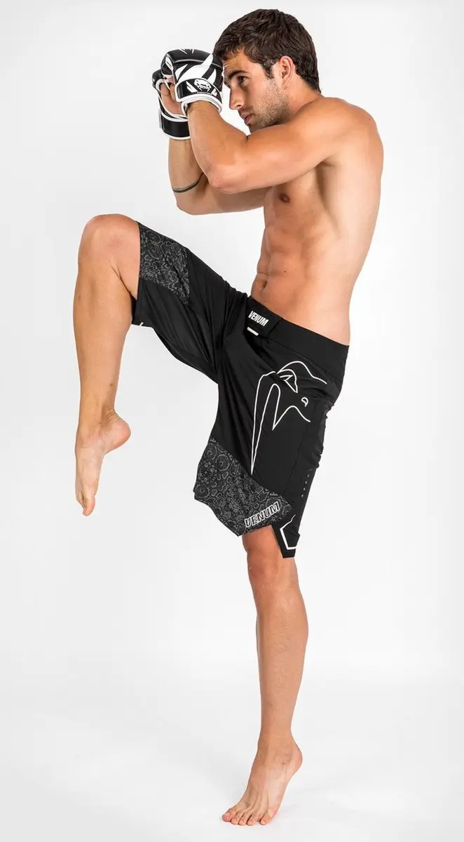 Venum Fightshort Light 4.0 - Zwart/Wit