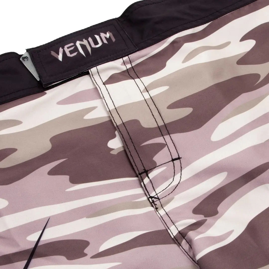 Venum Wave Camo Fightshorts - S - Bruin