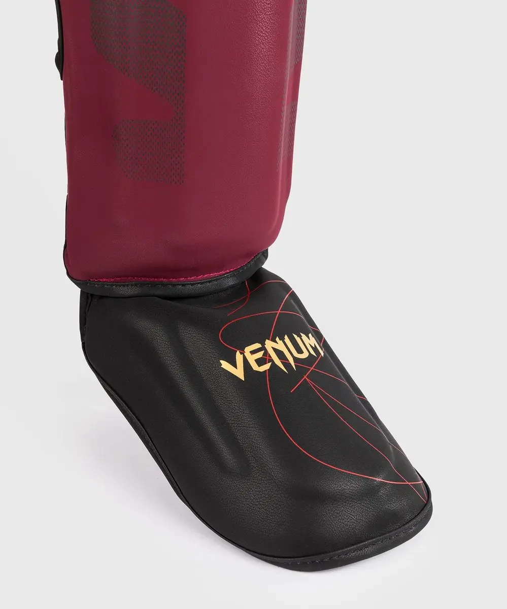 Venum Tactical XT Kickboks Scheenbeschermers XL - Burgundy/Zwart/Goud