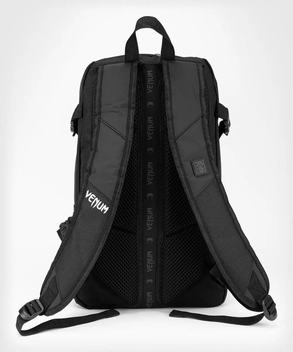 Venum Challenger Pro Evo Rugzak 22L - Zwart/Wit