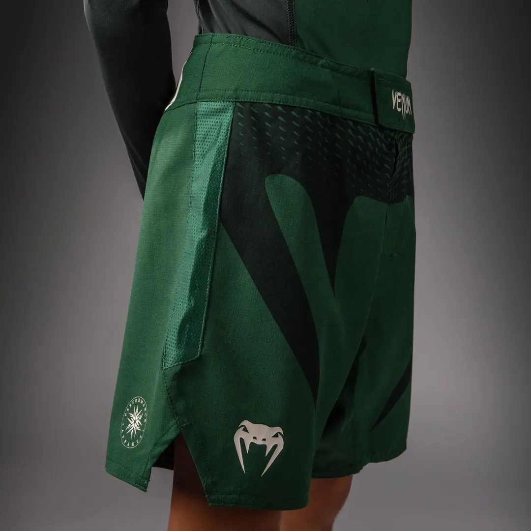 Venum Light Kids Fight Shorts 164cm