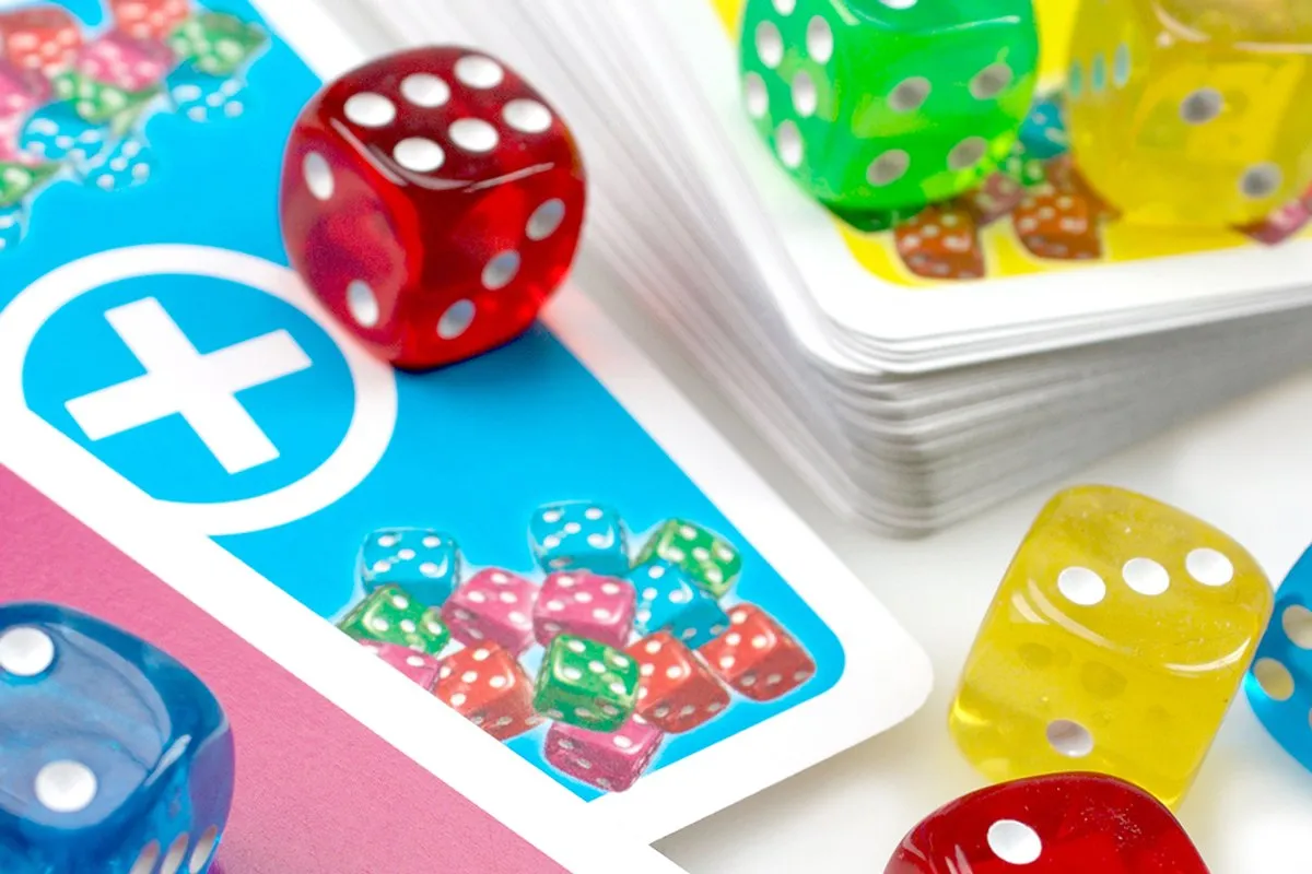 Tactic Dicetto Tactisch Dobbel- en Kaartspel - 55 Kaarten, 16 Dobbelstenen - Multikleur