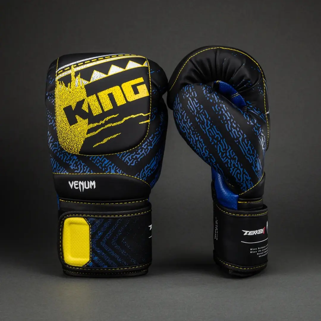 Venum x TEKKEN 8 King Bokshandschoenen 12 oz - Zwart/Geel