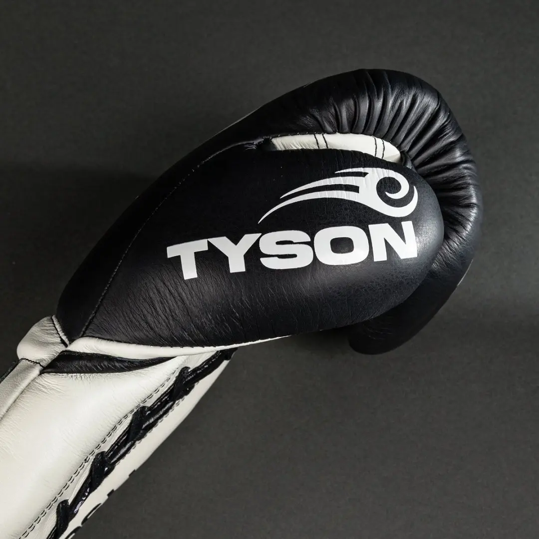 Venum Giant 2.0 Mike Tyson Bokshandschoenen 10 OZ - Zwart/Wit