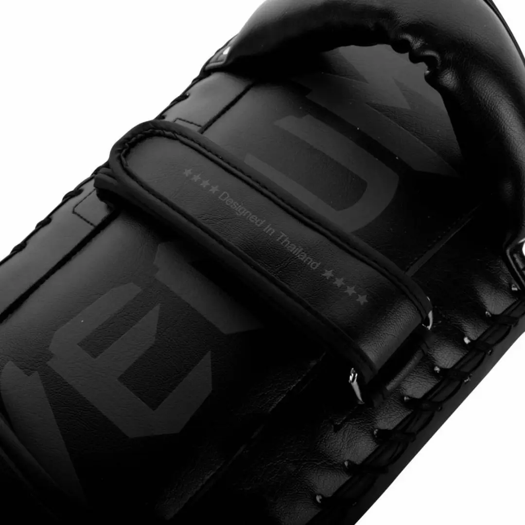Venum Giant Kick Pads Thai Pads - Zwart - afbeelding 3 van 4
