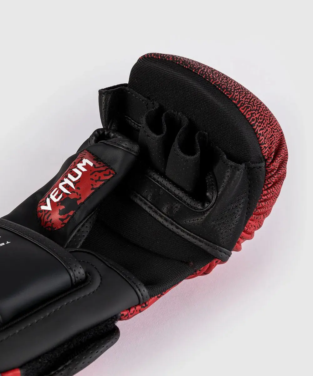 Venum x TEKKEN 8 Kazuya MMA Handschoenen - Rood/Zwart - L/XL