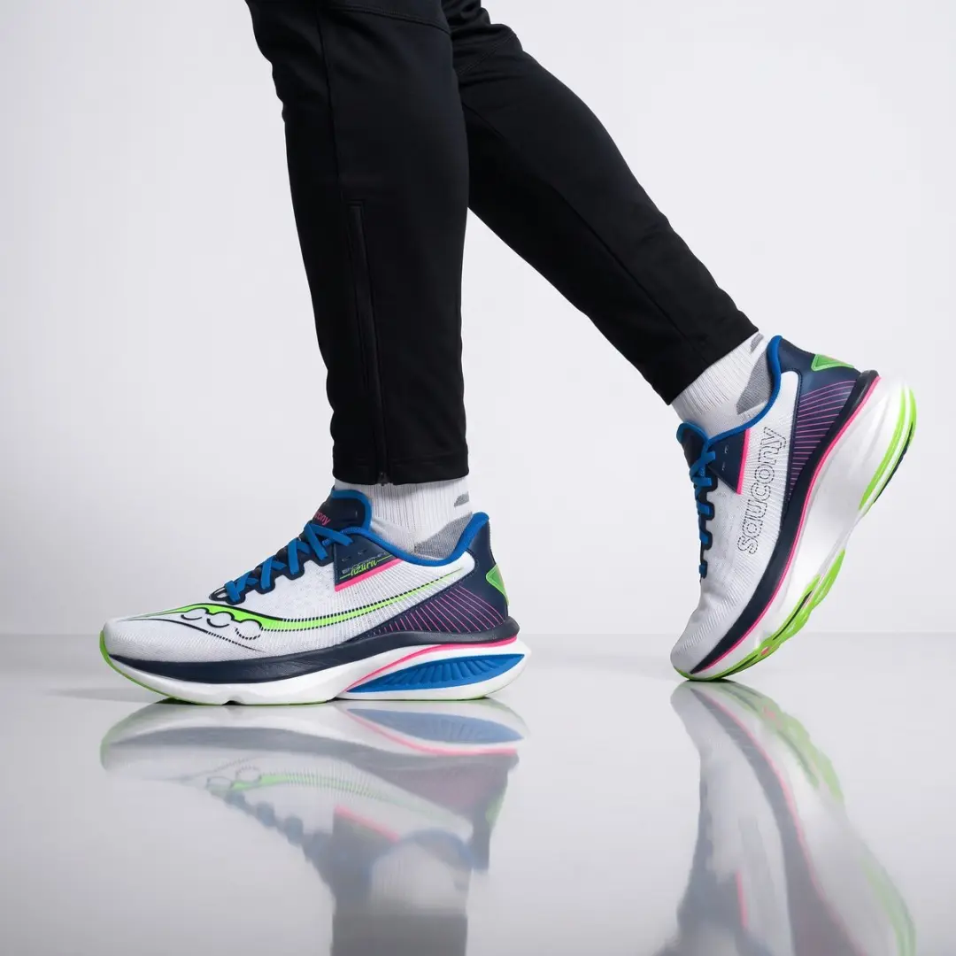 Saucony Endorphin Azura Heren Hardloopschoenen 42.5 - Wit