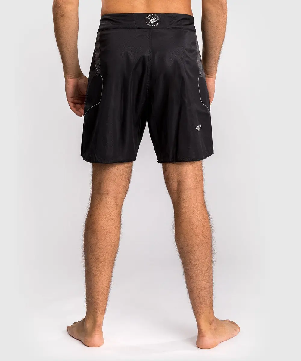 Venum Nexus Fightshorts - L - Zwart Zilver