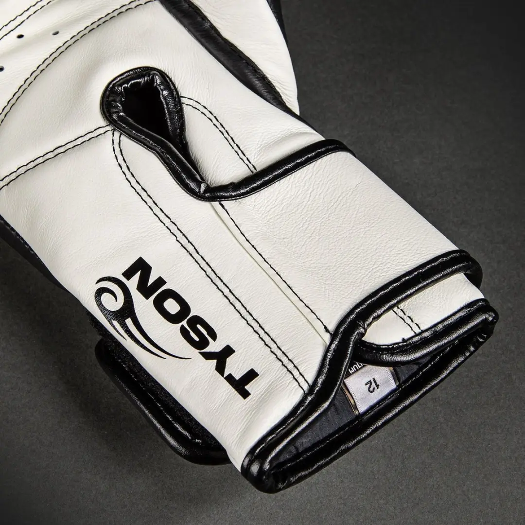 Venum Giant 2.0 Mike Tyson Bokshandschoenen 16 OZ - Diepzwart/Optisch Wit