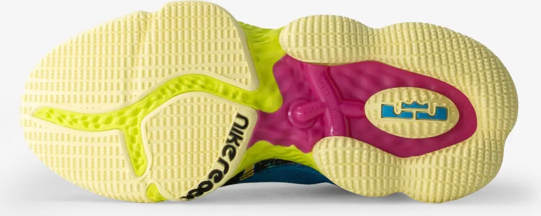 Nike LeBron XIX Basketballschoenen - Maat 45 - Multicolor