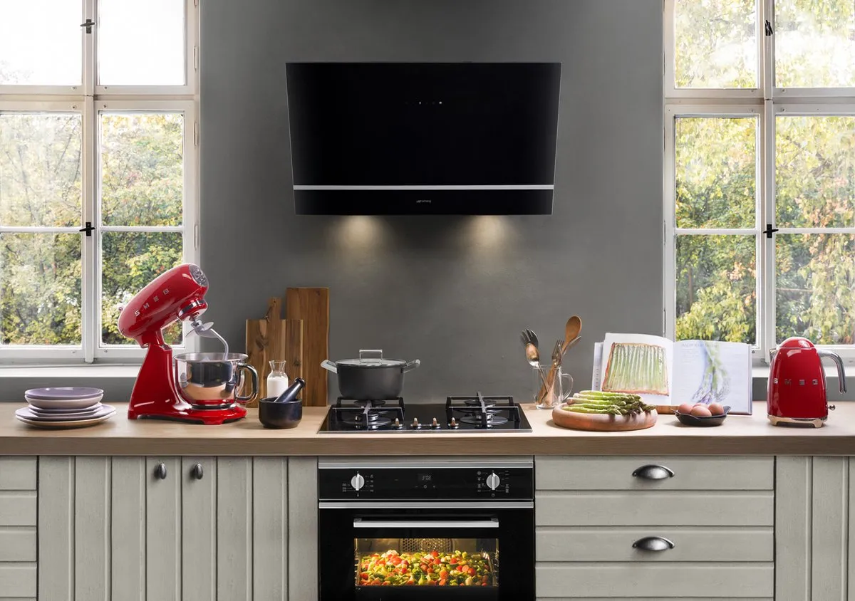 Smeg KV28N Afzuigkap Wandkap - 666 m³/uur - Zwart
