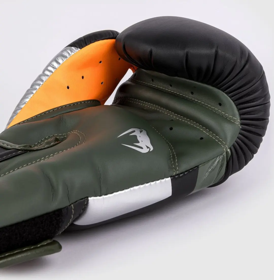 Venum Elite Kickbokshandschoenen 10 oz - Zwart/Zilver