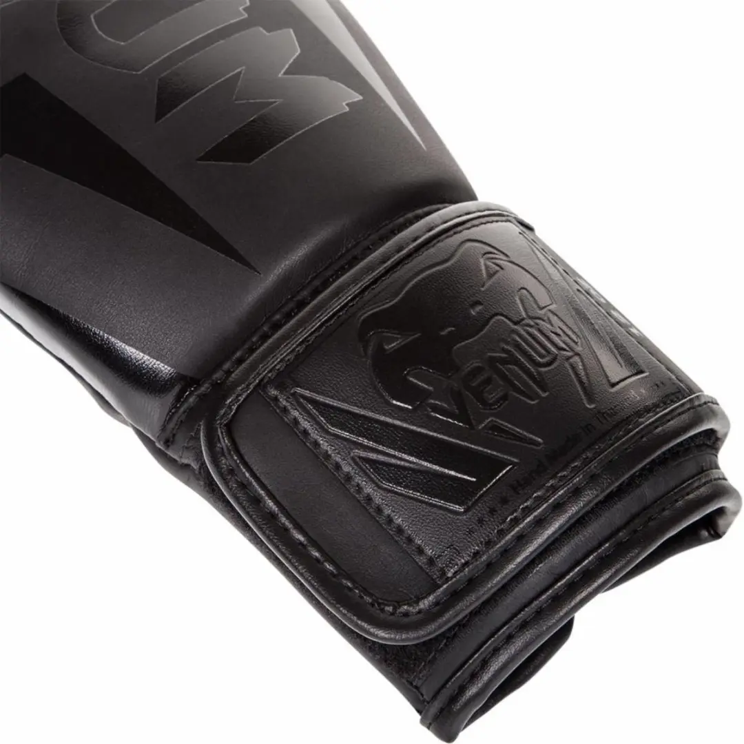 Venum Elite Bokshandschoenen 18 oz - Black on Black