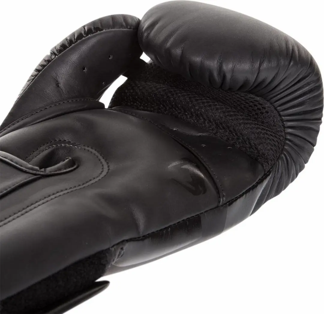 Venum Elite Bokshandschoenen 18 oz - Black on Black