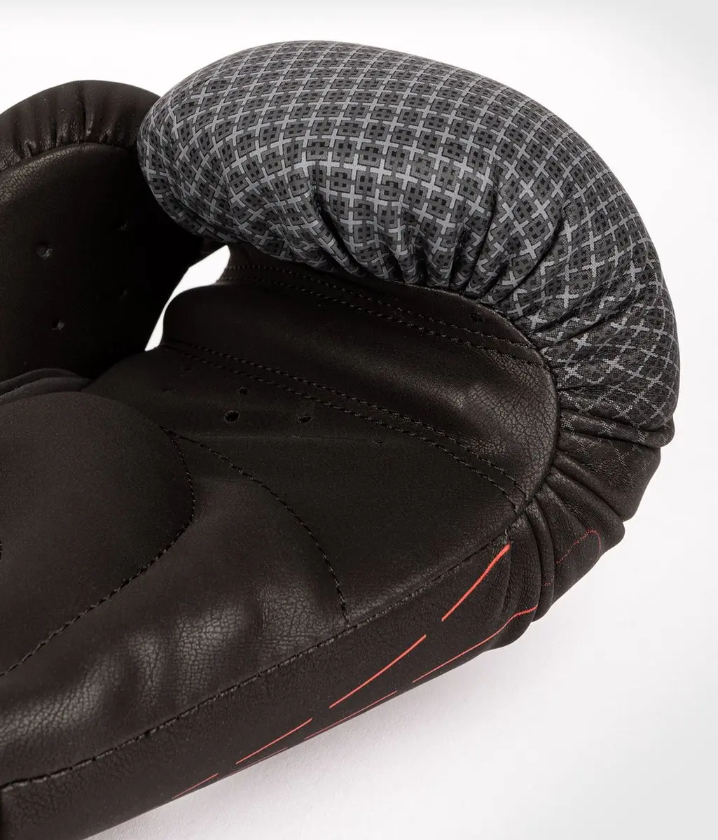 Venum Okinawa 3.0 Bokshandschoenen - Zwart/Rood