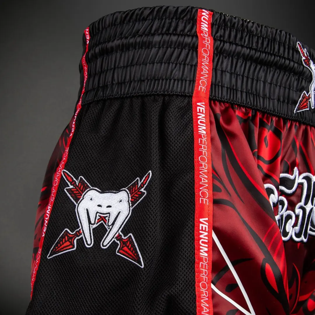 Venum Wolf Atak Muay Thai Short S - Zwart/Rood