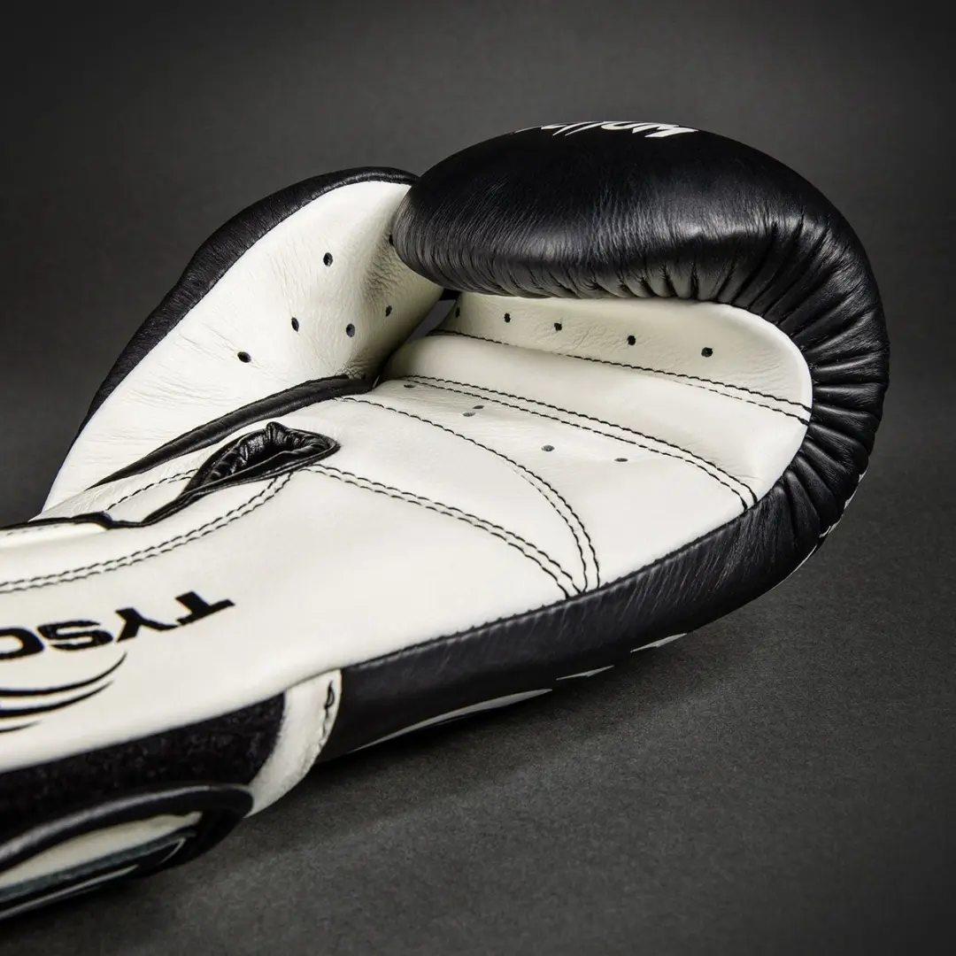 Venum Giant 2.0 Mike Tyson Bokshandschoenen 14 OZ - Diepzwart/Optisch Wit