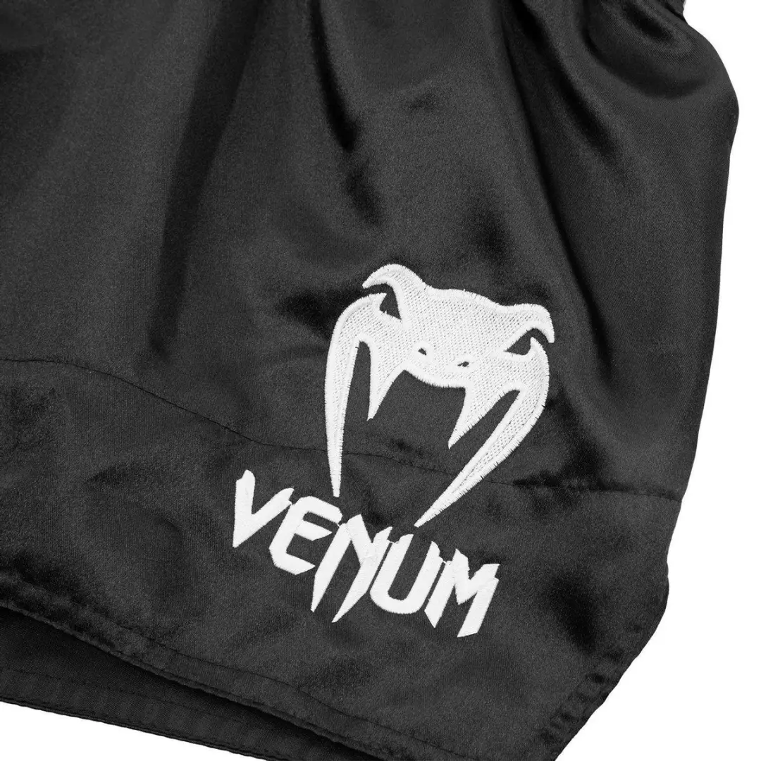 Venum Muay Thai Shorts Classic - M - Zwart/Wit