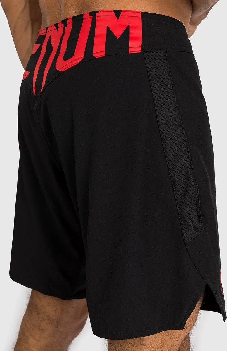 Venum Light 5.0 Fighshorts L - Zwart Rood