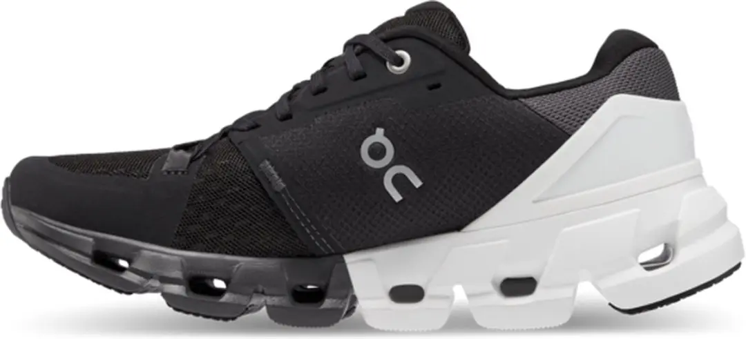 ON Cloudflyer 4 Heren Sportschoenen - Weg - Zwart/Wit