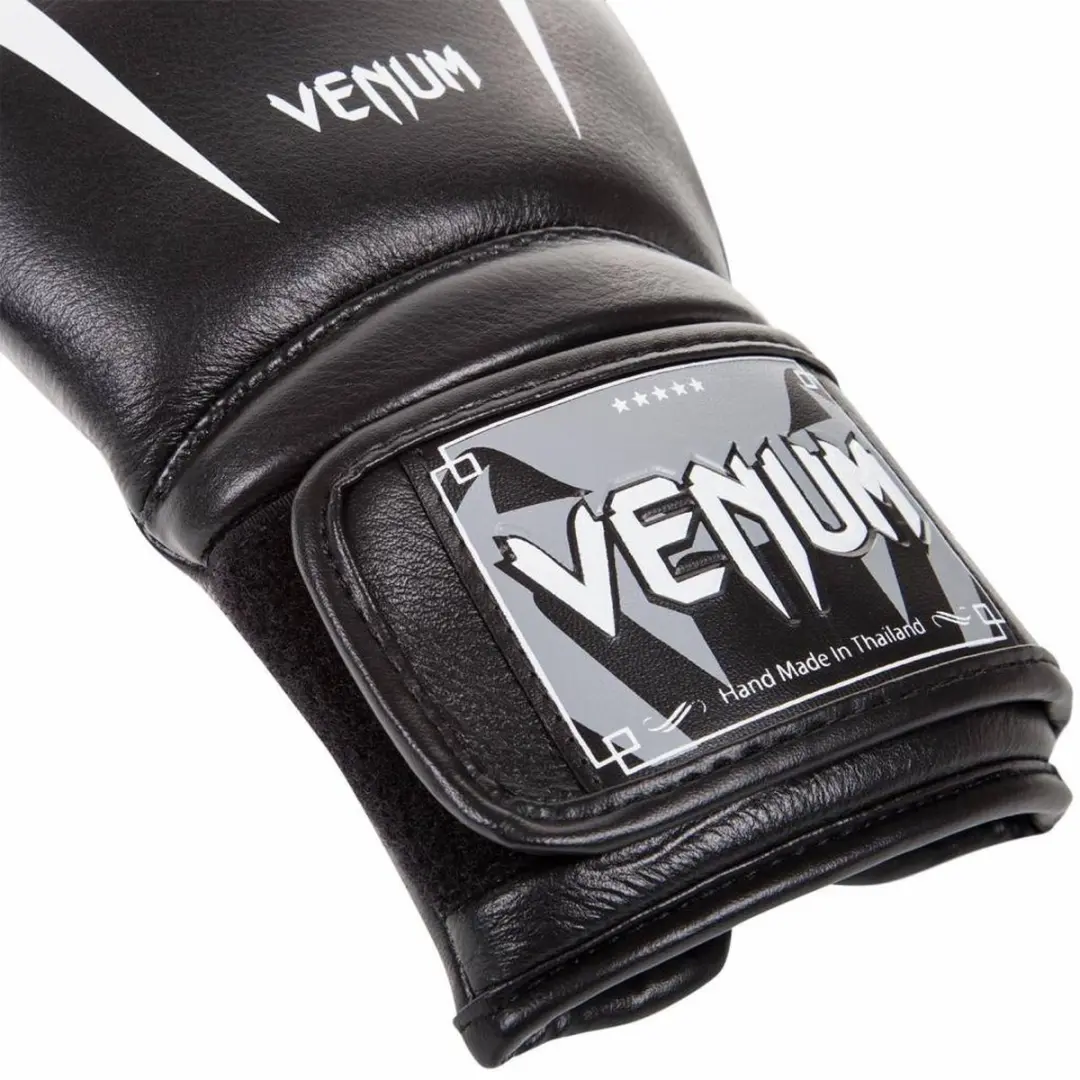 Venum Giant 3.0 Bokshandschoenen 14 oz - Zwart/Wit