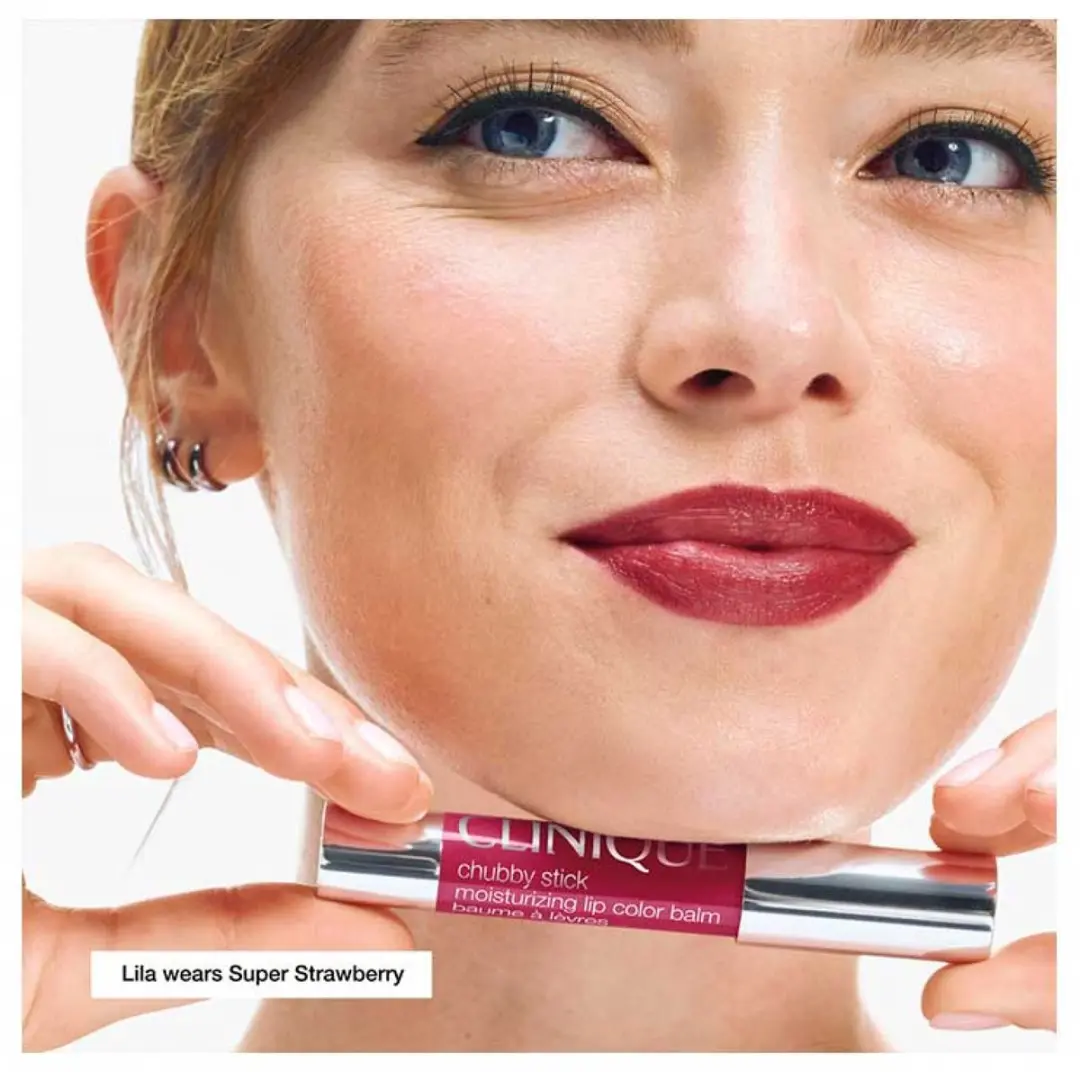 Clinique Chubby Stick Lips Super Strawberry - 3g - afbeelding 5 van 5