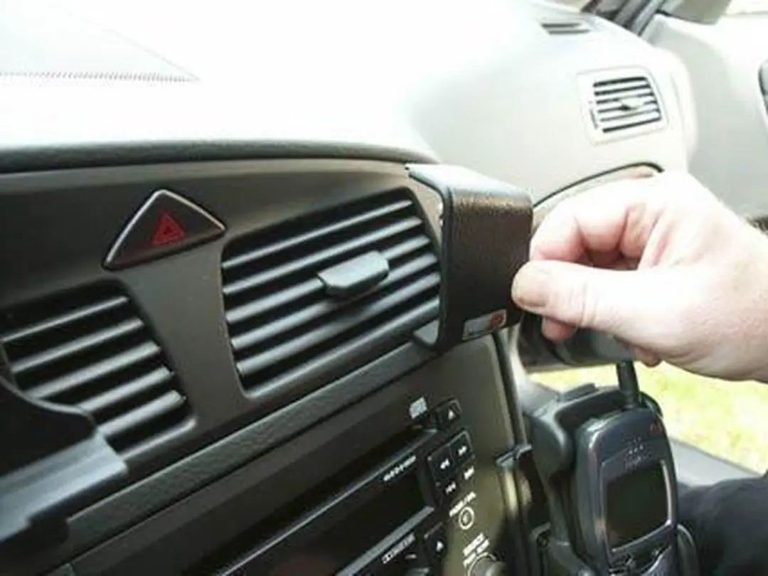Brodit Proclip Volvo V70/XC70 00-04 - Zwart