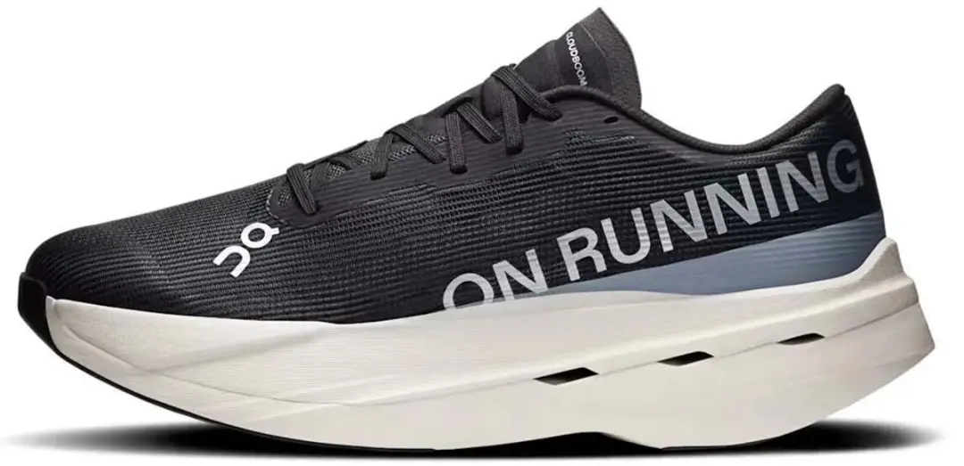 ON Running Cloudboom Volt Hardloopschoenen - 42