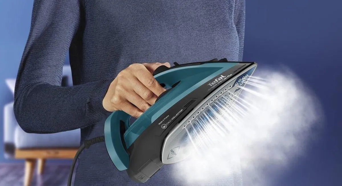 Tefal Ultragliss Anti-Calc FV6832 Strijkijzer 2800W - Blauw/Zwart