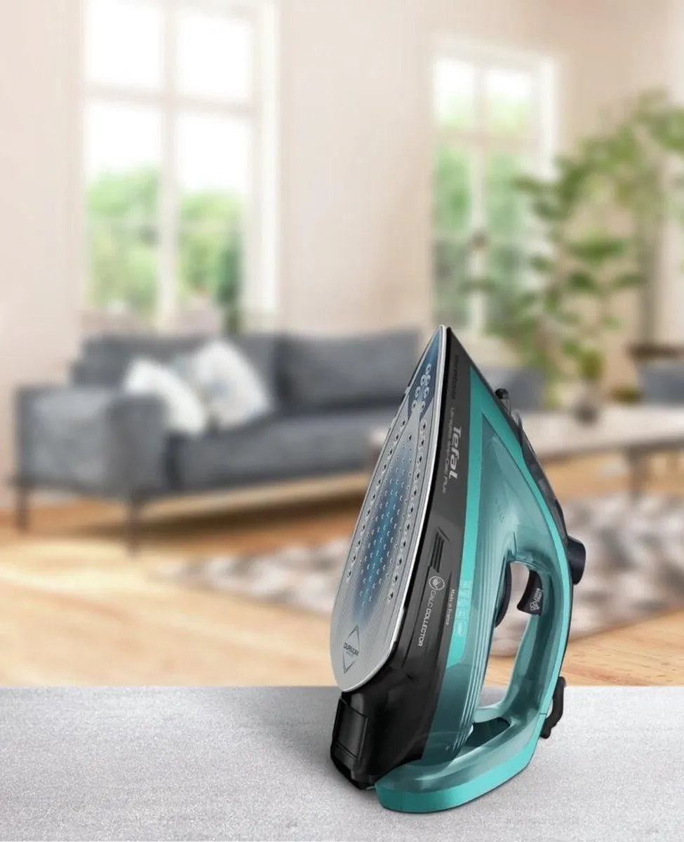 Tefal Ultragliss Anti-Calc FV6832 Strijkijzer 2800W - Blauw/Zwart