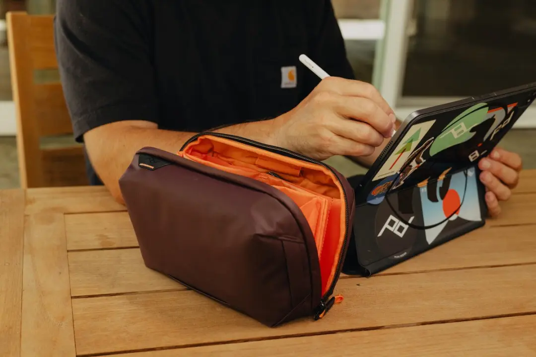 Peak Design Tech Pouch Eclipse - Schoudertas - Rood
