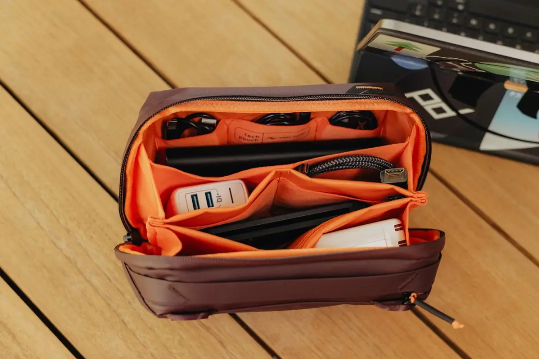 Peak Design Tech Pouch Eclipse - Schoudertas - Rood