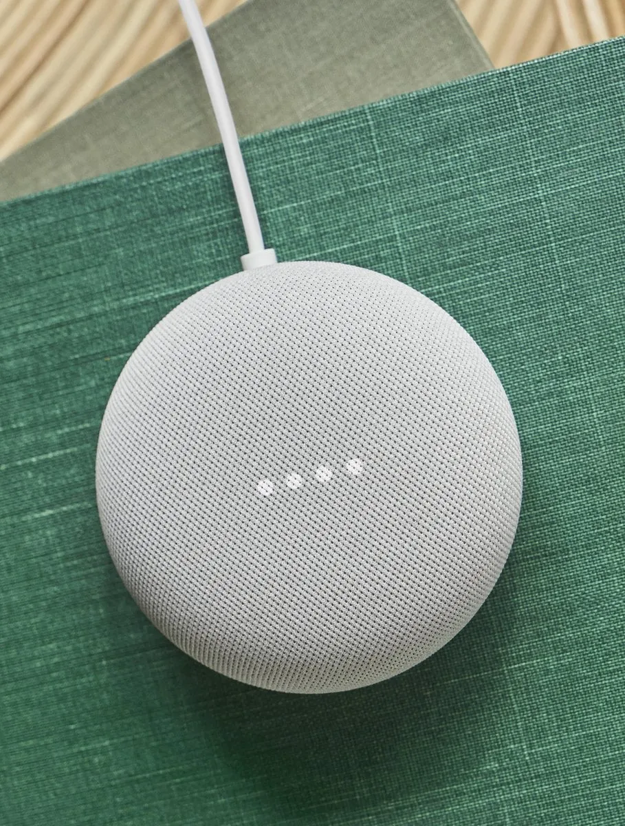 Google Nest Mini GA00638-EU Wifi Speaker - Lichtgrijs - afbeelding 6 van 6