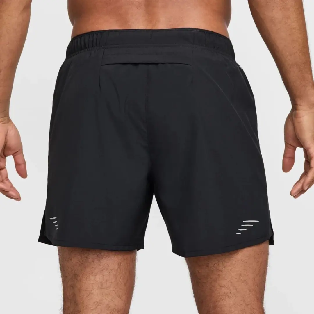 Nike Dri-FIT Challenger Shorts - Zwart