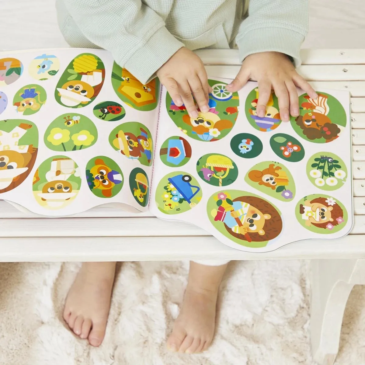 Janod Stickerboek De Tuin - 12 Pagina's + 8 Stickerpagina's - Multicolor