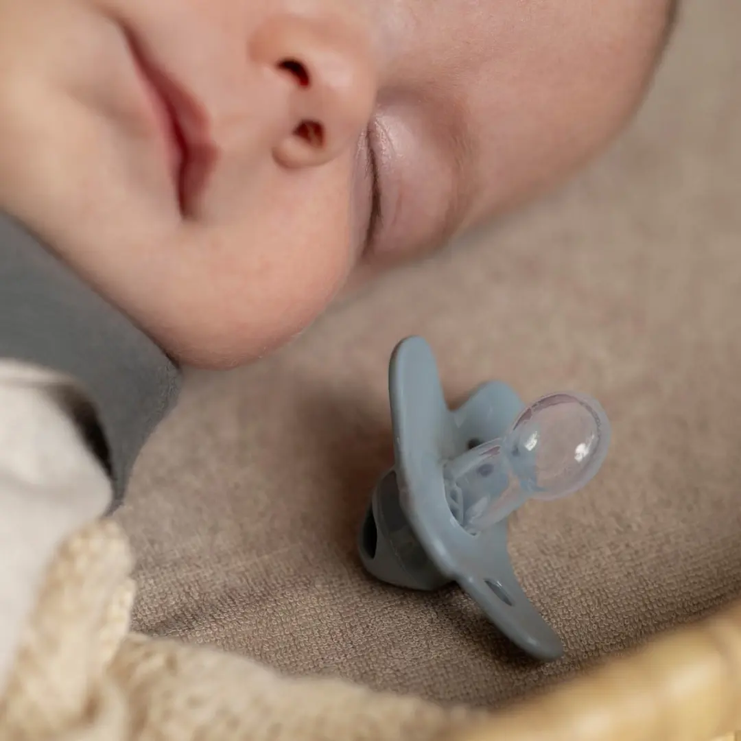 Difrax Fopspeen Natural Newborn - Grijs - 2 Stuks - afbeelding 6 van 6