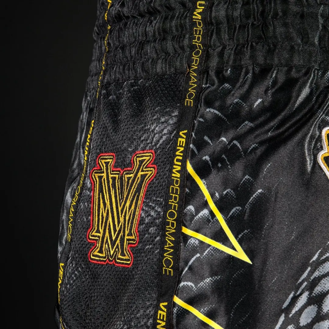 Venum Matupa Muay Thai Shorts XXL - Zwart/Grijs/Goud - afbeelding 5 van 6