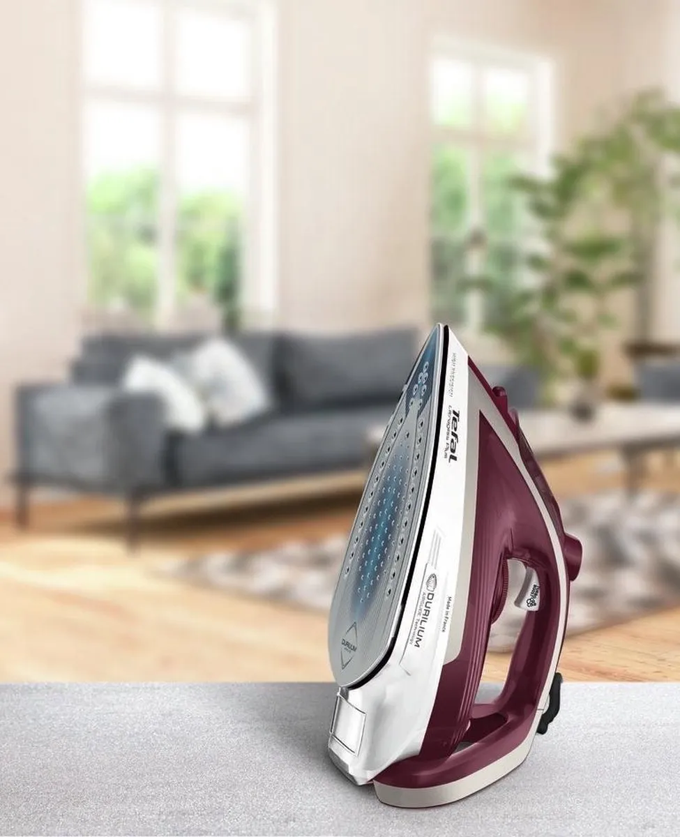 Tefal Ultragliss Plus FV6810 Stoomstrijkijzer - 2800W - Bordeauxrood